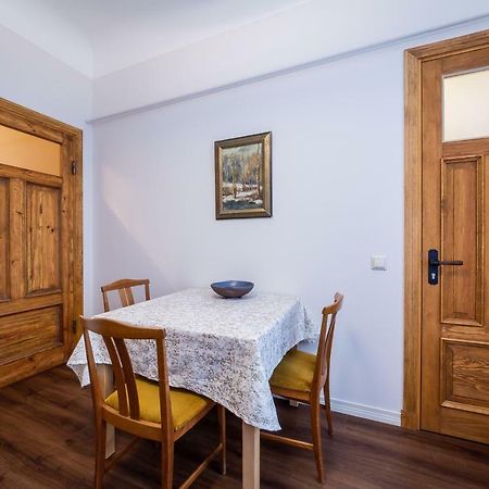Stories Writer'S Ap 40Sqm Renovated Free Parking Apartment Рига Екстериор снимка