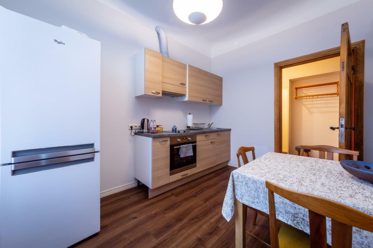 Stories Writer'S Ap 40Sqm Renovated Free Parking Apartment Рига Екстериор снимка